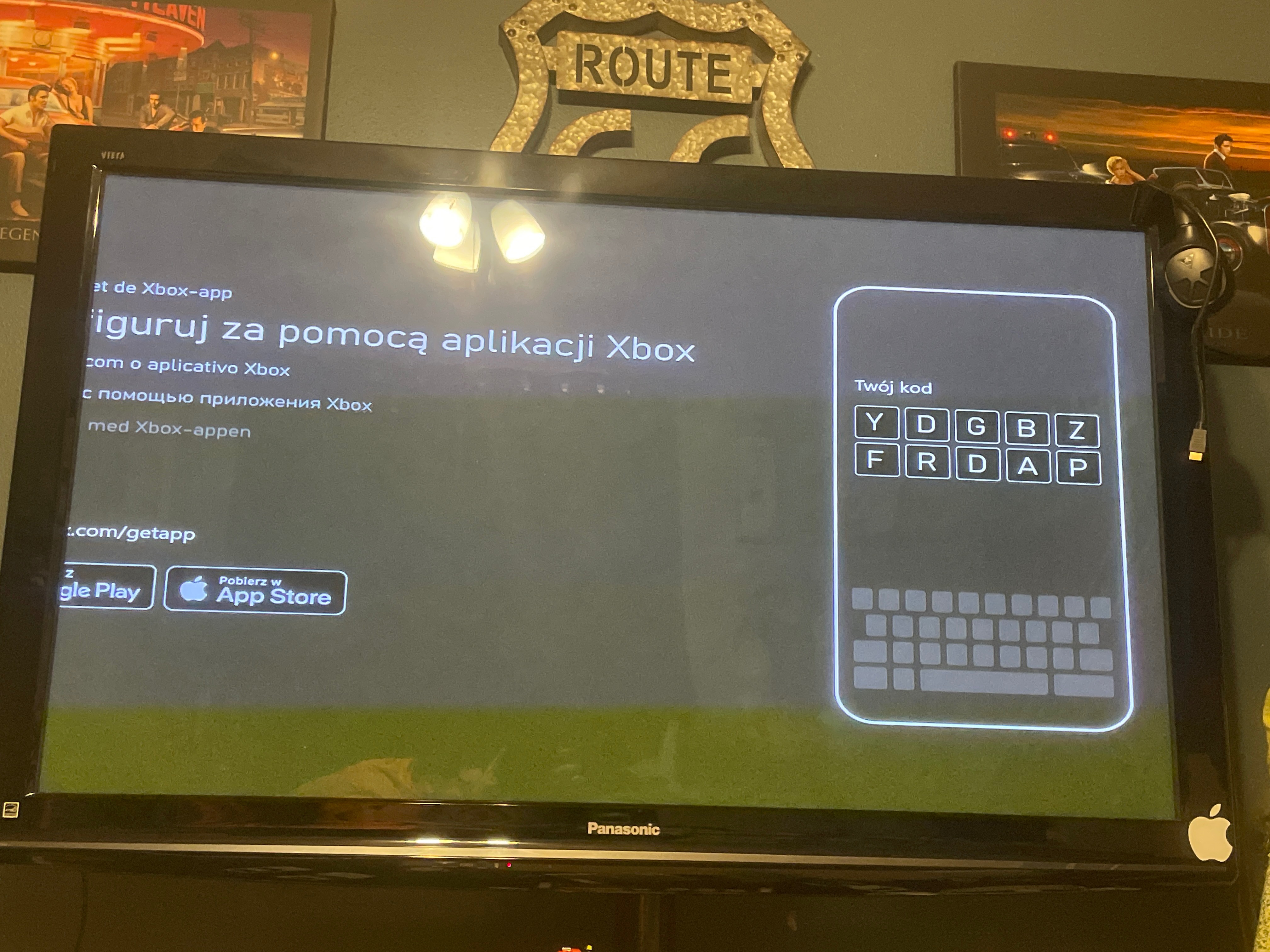 I dropped my Xbox controller and walked away for 2 minutes to see this [​IMG]