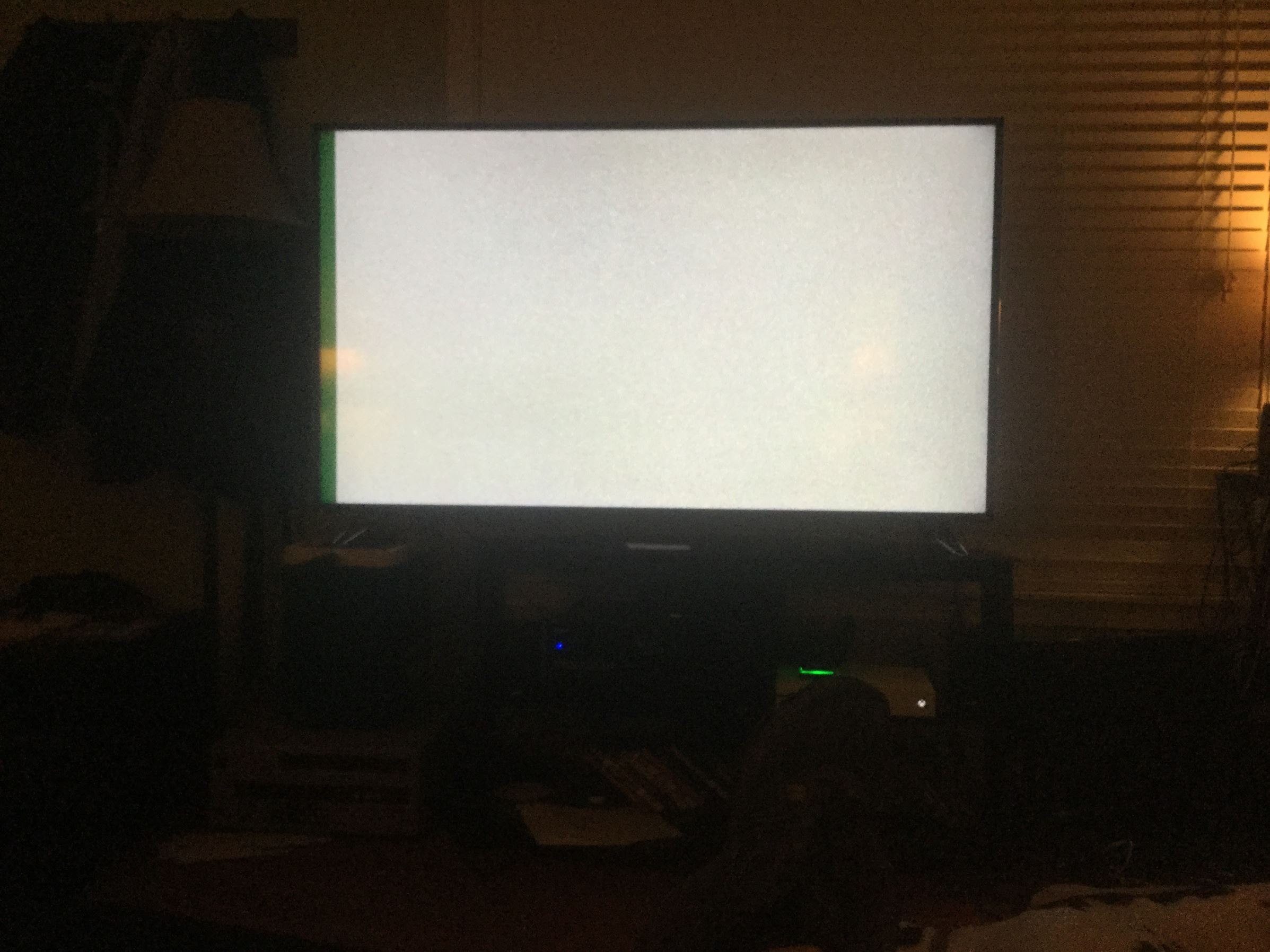 Any update on compatibility issues between X1S & Vizio M65-DO? [​IMG]