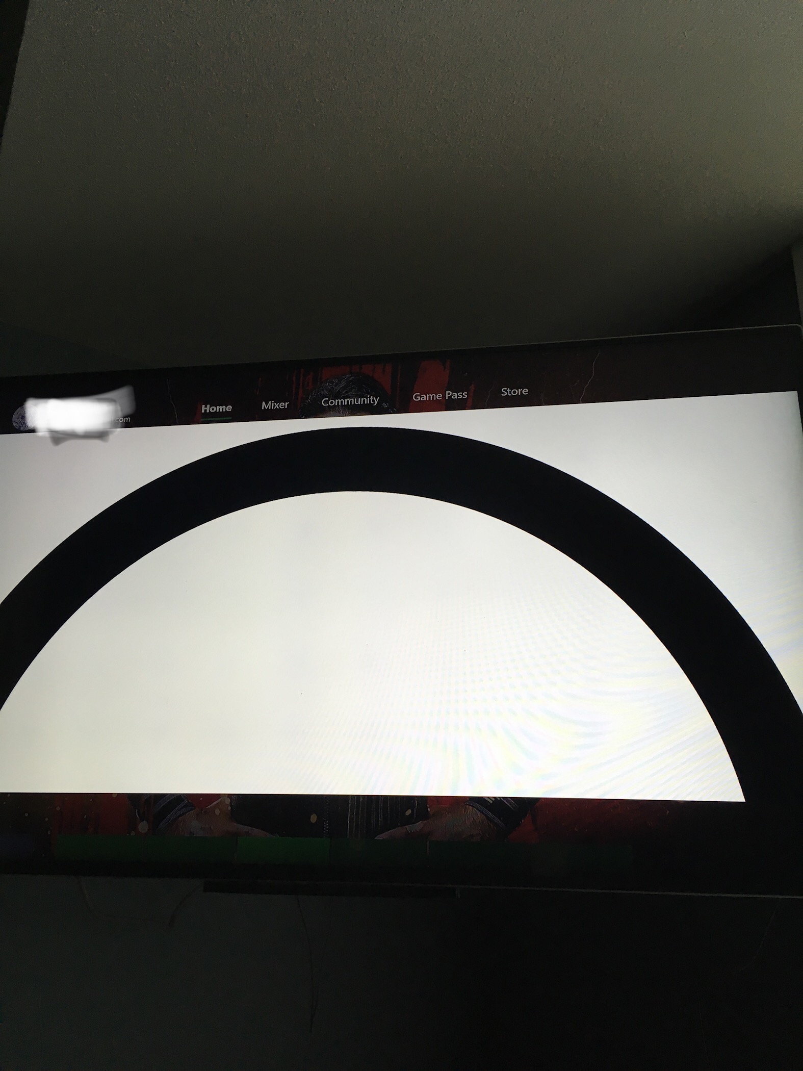 White Screen with Black circle on sign in [​IMG]