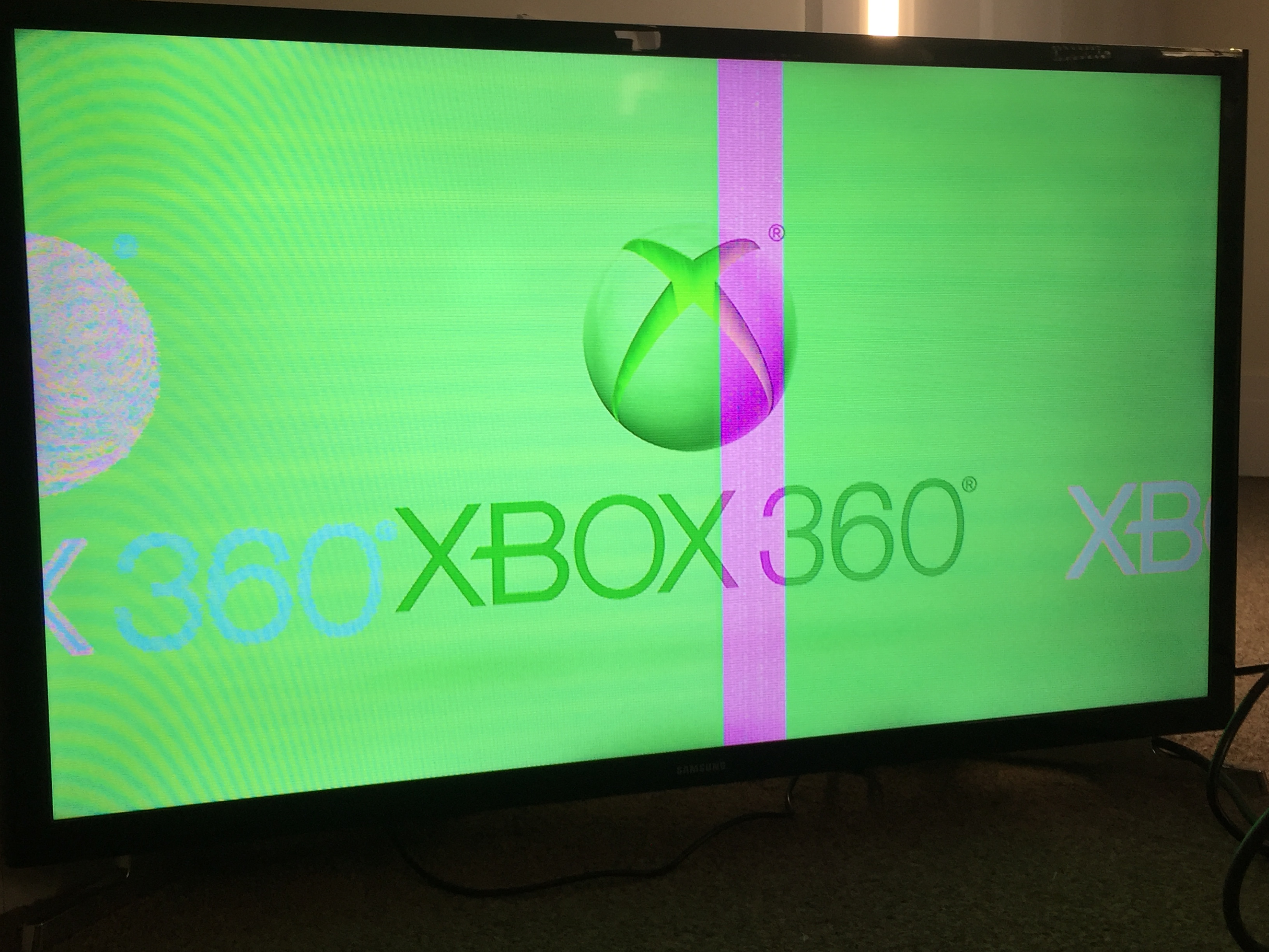 Xbox 360 frozen on startup with distorted colour [​IMG]