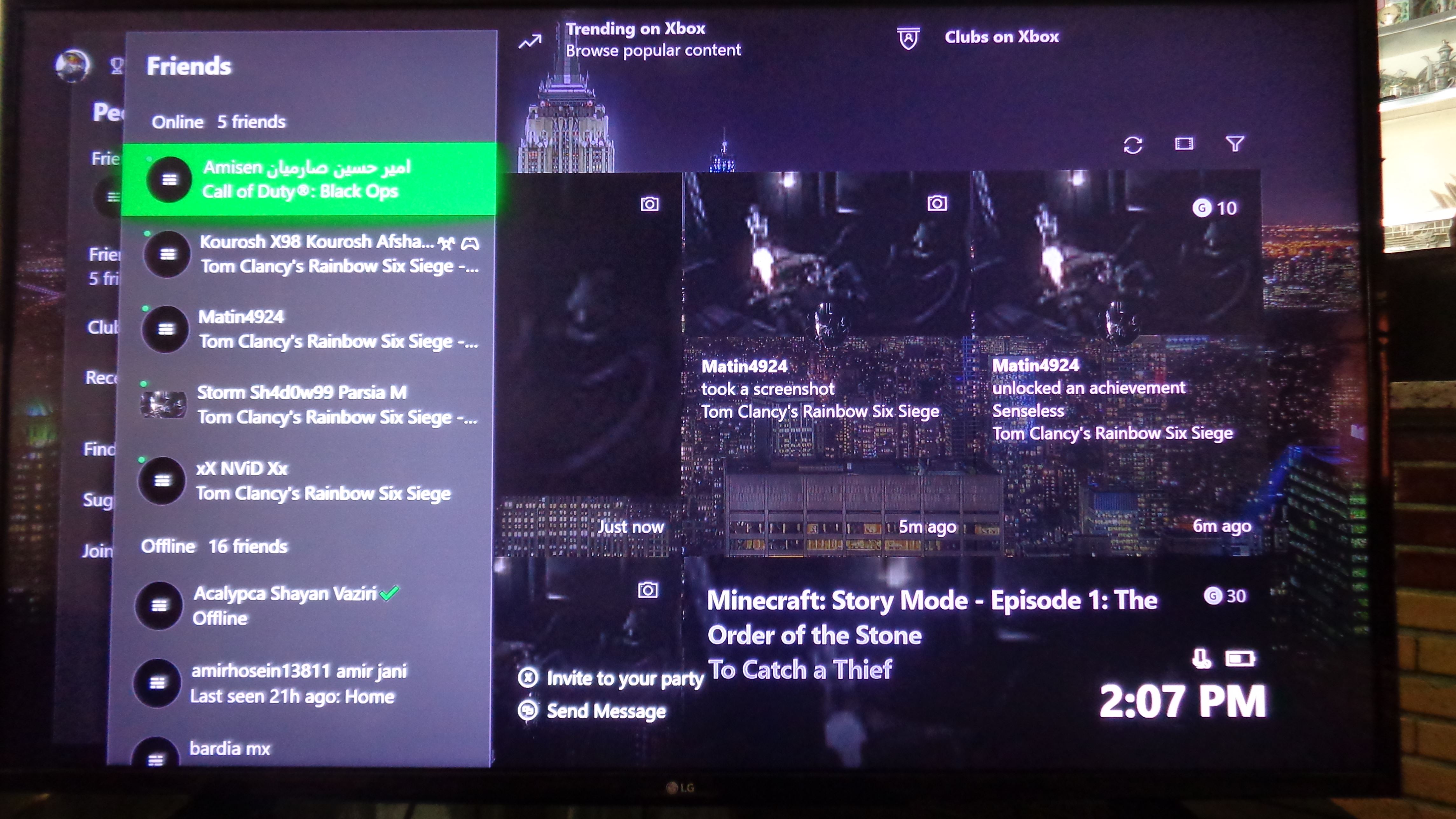 all of my xbox live contents like achievements friends avatar or game pictures are the same ... [​IMG]