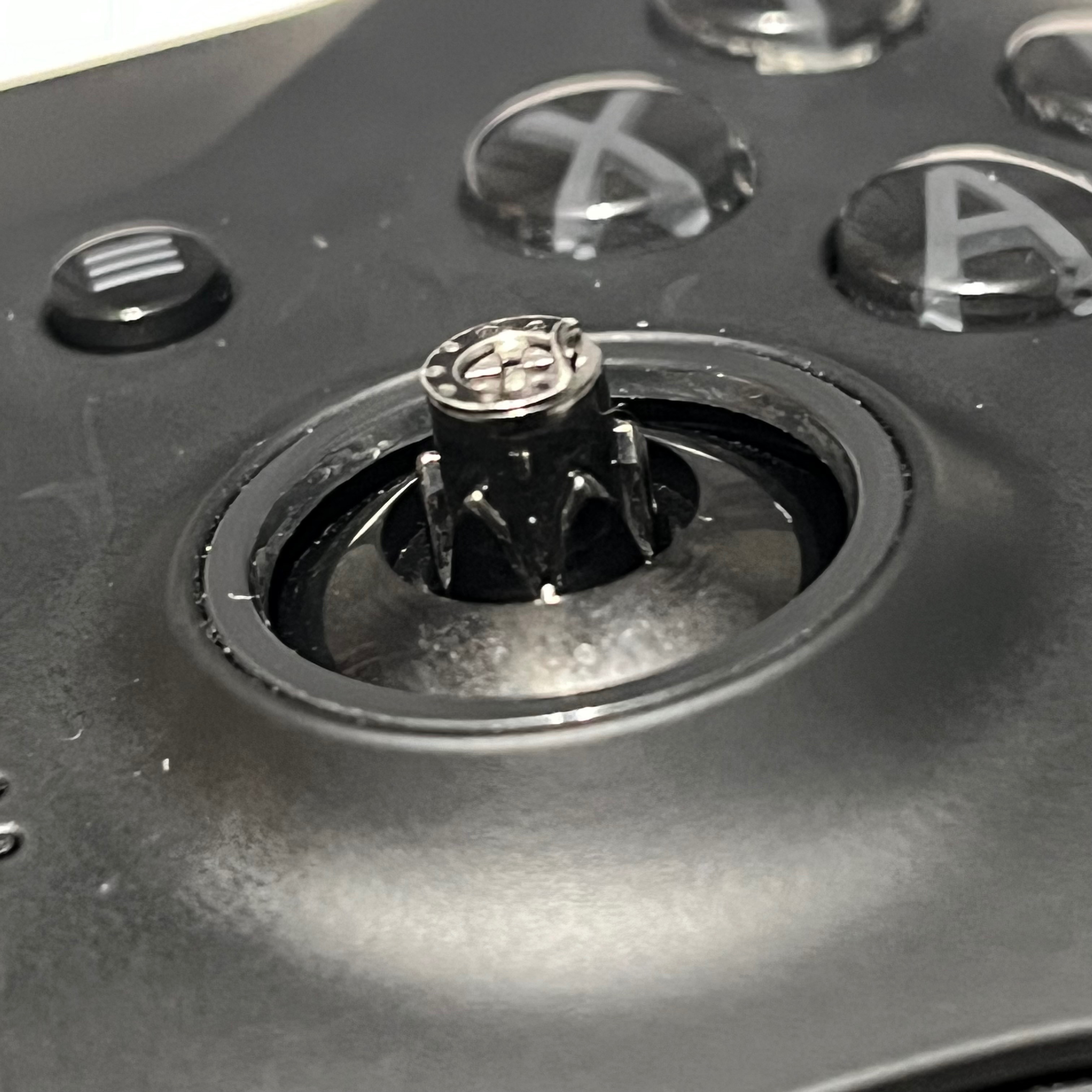 Hi so I have this strange problem with my elite series 2 controller. [​IMG]